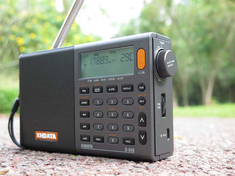 XHDATA D-808 Портативный цифровой всеволновый радиоприемник с SSB, RDS и Авиа диапазоном